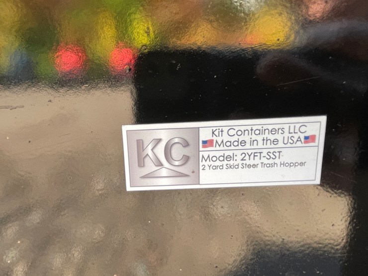 #8210-•-new-kc-skid-steer-trash-hopper-image-9