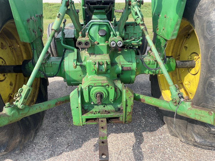 john-deere-2840-image-10