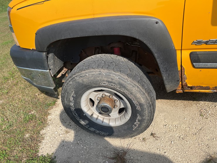 #1007-•-2004-chevy-2500-hd-(has-wi-title)-image-17