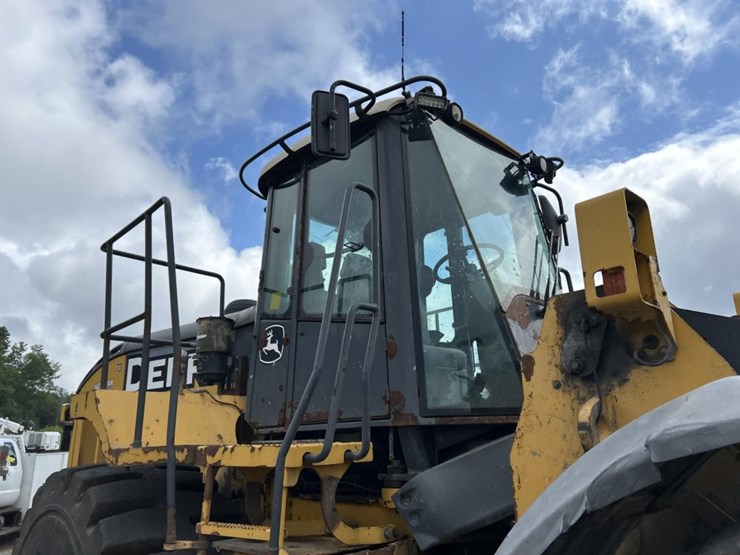 2014-deere-824k-image-62