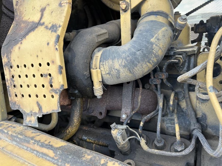 caterpillar-d4h-image-27