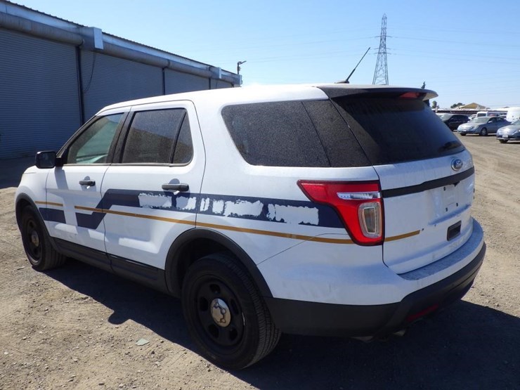2015-ford-explorer-image-4