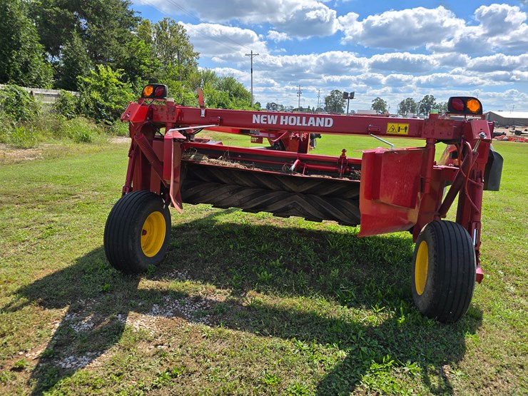 2023-new-holland-210-image-15