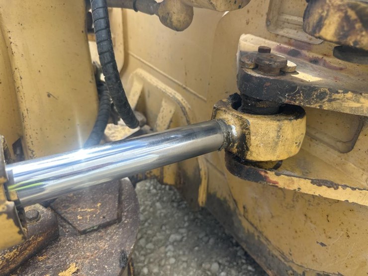 caterpillar-d4g-image-20