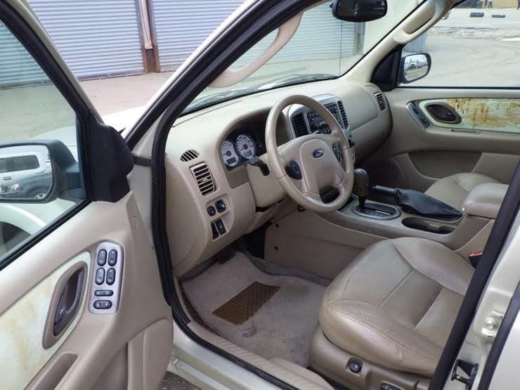 2005-ford-escape-image-5
