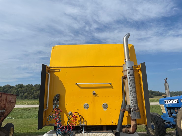 #1003-•-1997-international-semi-tractor-(has-wi-title)-image-7