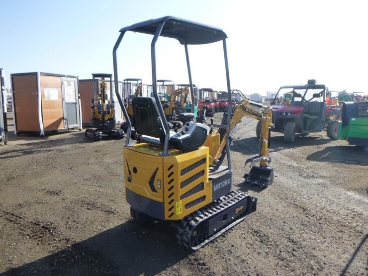 2025-agt-mx12rx-hydraulic-excavator-image-3