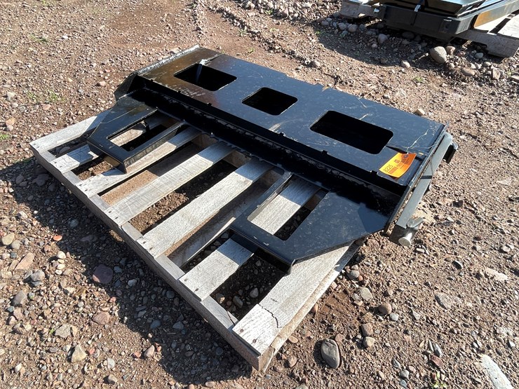 #8225-•-new-kc-45"-skid-steer-fork-frame-image-4