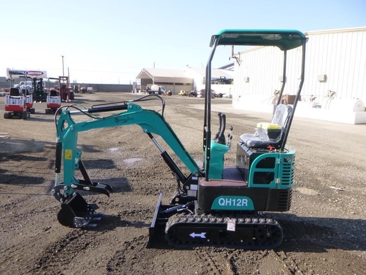 2025-agt-qh12r-hydraulic-excavator-image-5