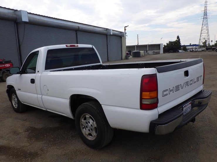 2002-chevrolet-1500-image-4