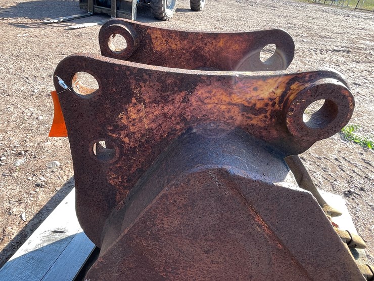 #8206-•-5-tooth-excavator-bucket-image-10