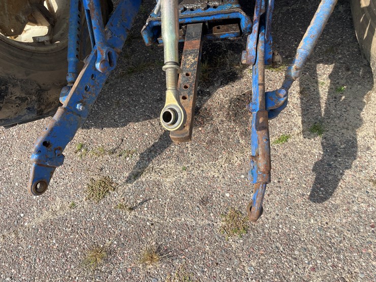ford-7710-image-31