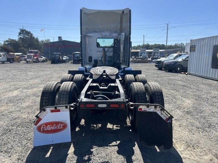 2020-peterbilt-579-image-5