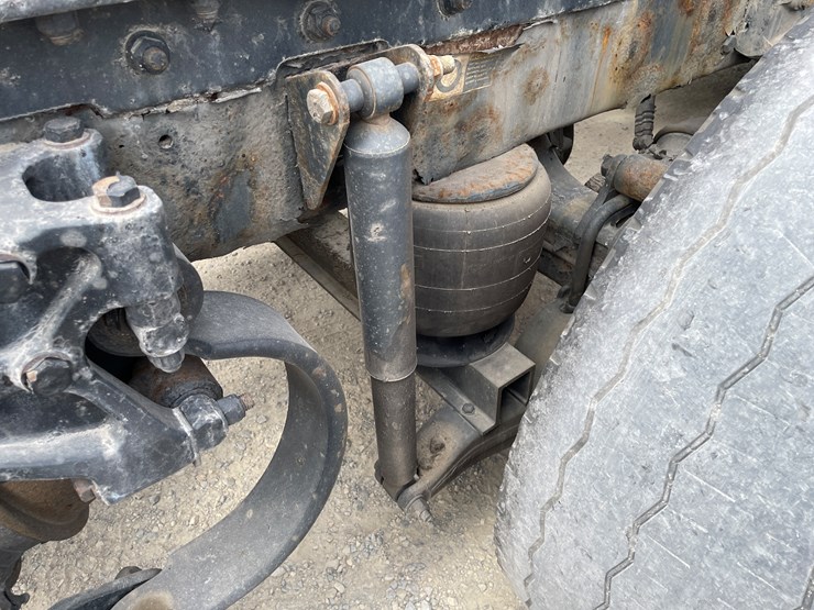 2013-kenworth-t700-image-21