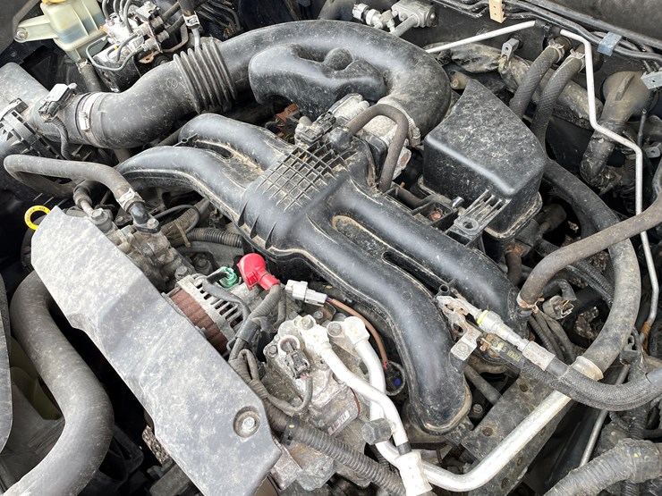 #1037-•-2014-subaru-outback-(wi-title-in-delay)-image-36