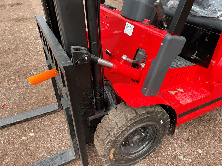 #8163-•-agt-electric-forklift-image-10