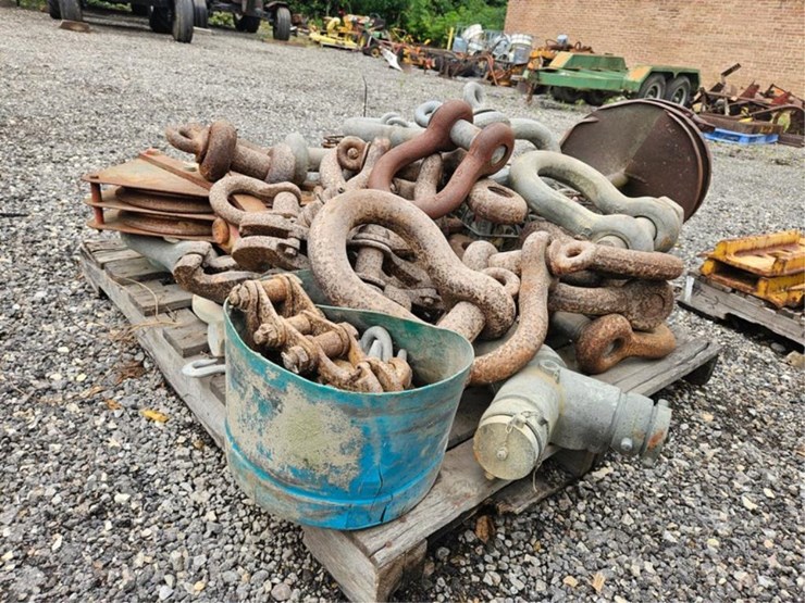 #2096-•-pallet-of-industrial-screw-pin-shackles-image-6