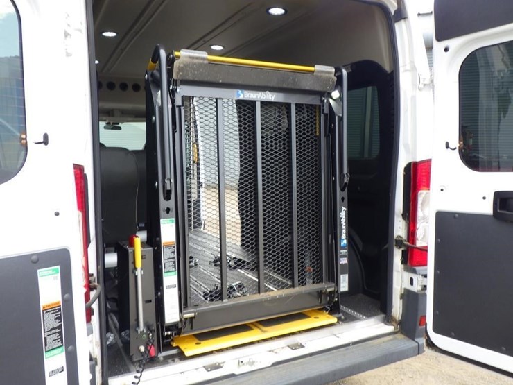 2018-ram-promaster-2500-image-10