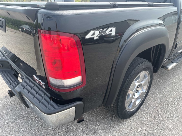 #1966-•-2011-gmc-sierra-(has-wi-title)-(of)-image-24