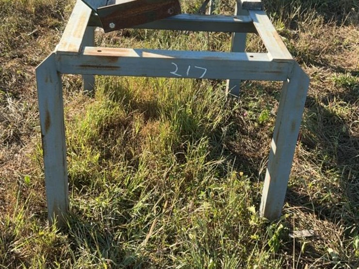 #217-•-dead-roll-table-and-steel-frame-image-10