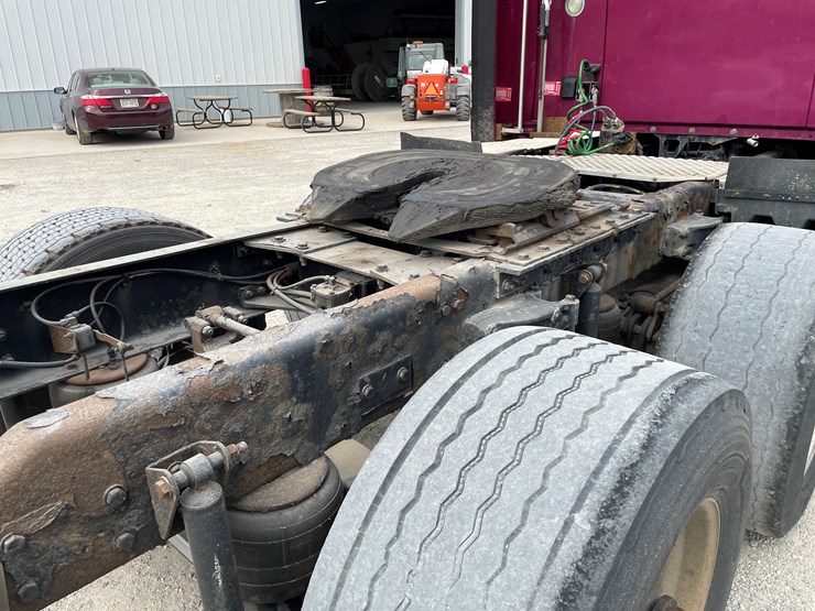 2013-kenworth-t700-image-20