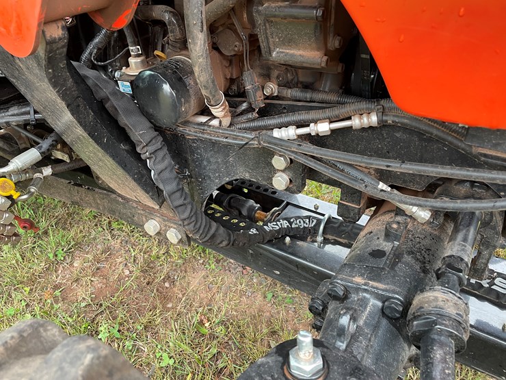#8065-•-2024-bad-boy-4035ch-4wd-tractor-with-front-mount-berco-66"-snowblower-image-37