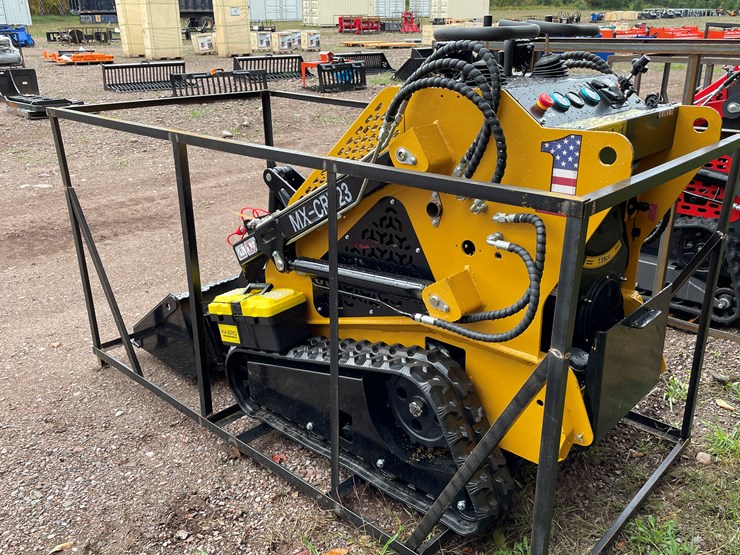 #8171-•-agt-compact-track-loader-image-6