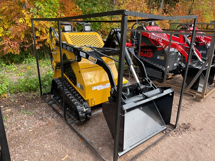 #8174-•-agt-compact-track-loader-image-3