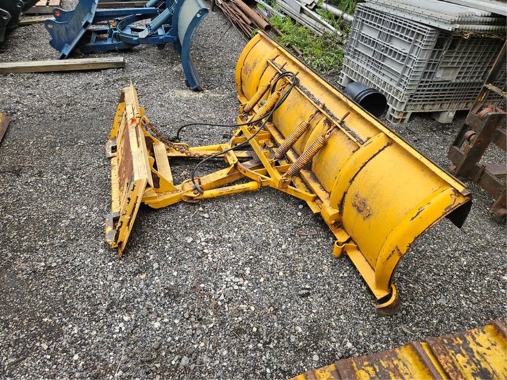 #2047-•-8'-skid-steer-snow-plow-image-6