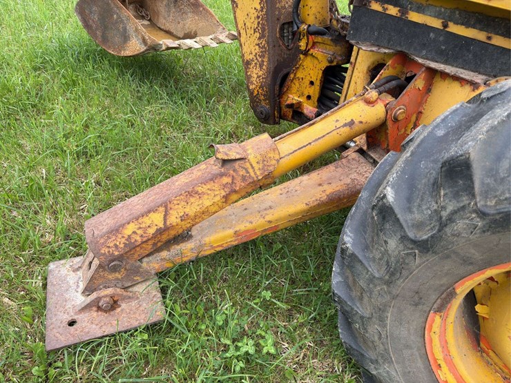 ford-backhoe-image-28