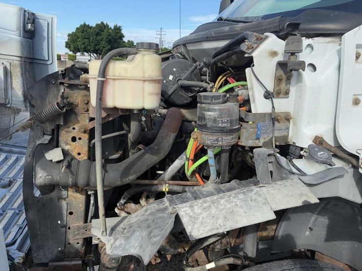 2008-gmc-c7500-dump-truck-image-8