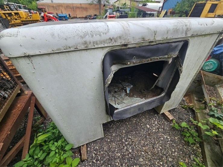 #2040-•-coffin-tool-box-for-semi-image-5
