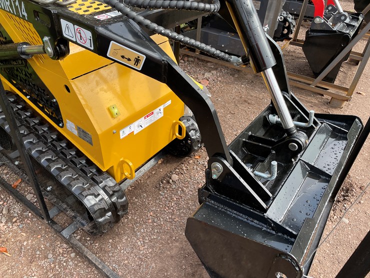 #8174-•-agt-compact-track-loader-image-12
