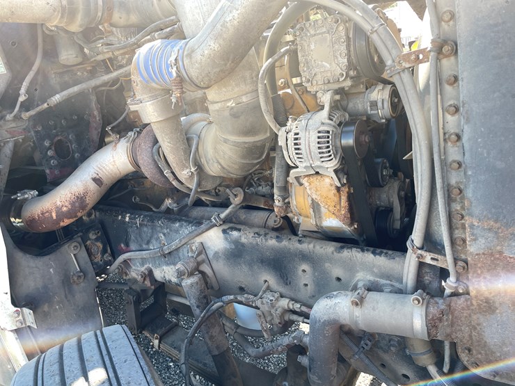 1999-freightliner-108sd-image-43