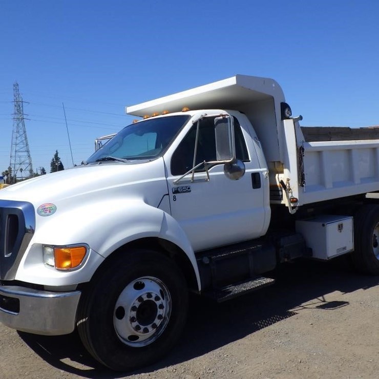 2013 FORD F650