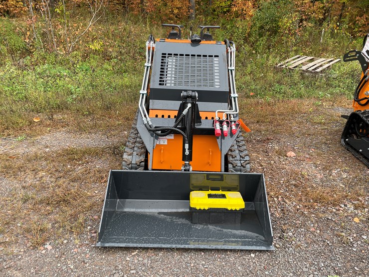 #8161-•-unused-2025-mini-skid-steer-loader-image-2
