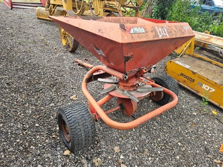 #2025-•-lely-towable-spreader-image-3