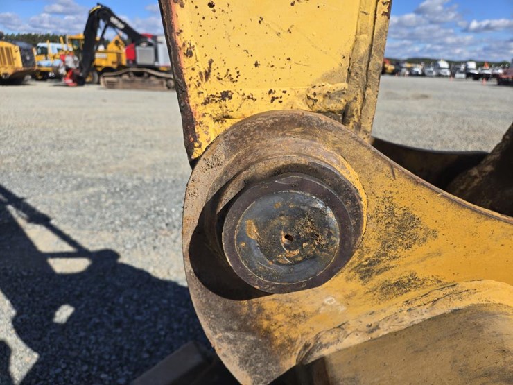 komatsu-pc210-lc-10-image-18