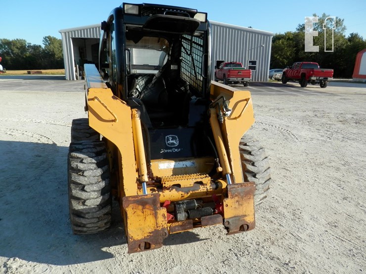 2008-deere-325-image-5