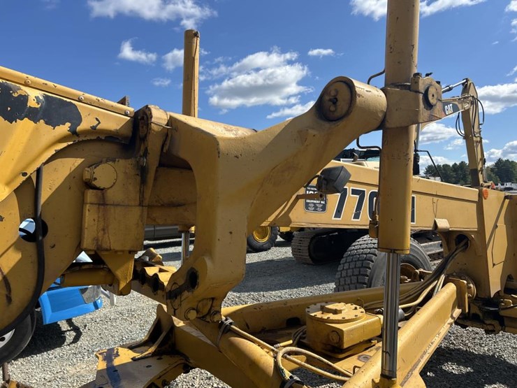 deere-770bh-image-45