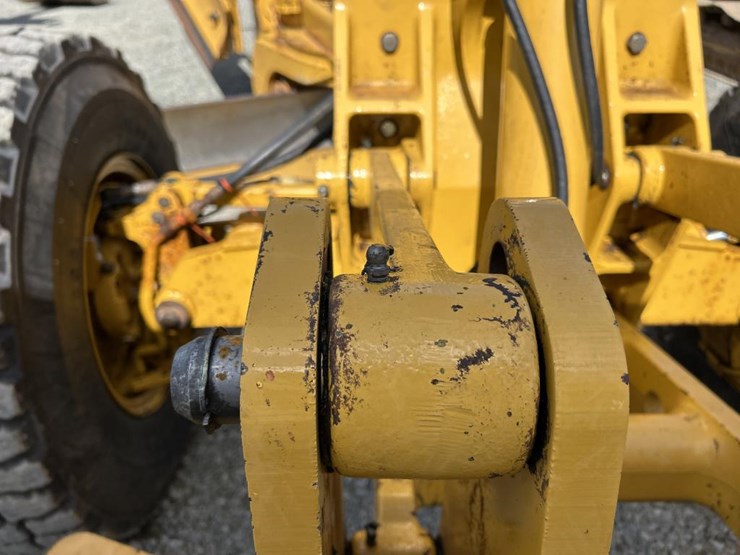 2001-deere-772ch-image-15