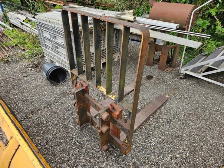 #2048-•-42"-fork-lift-pallet-forks-image-3