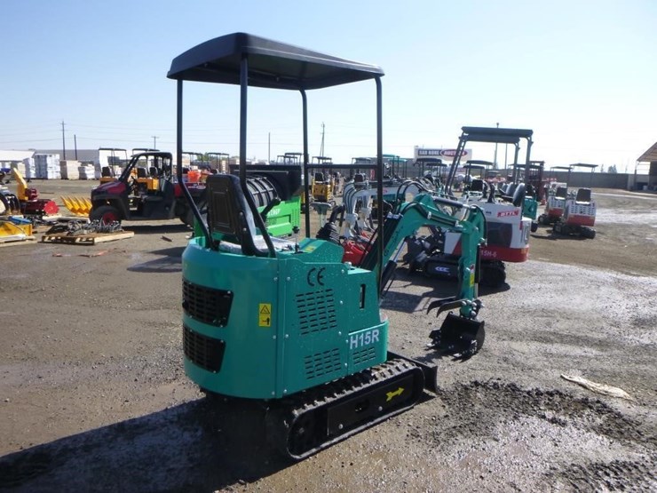 2025-agt-h15r-hydraulic-excavator-image-3