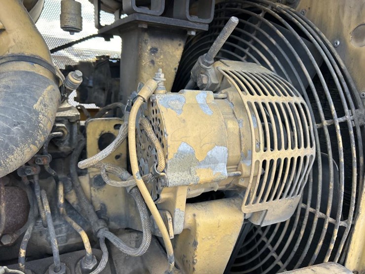caterpillar-d4h-image-26