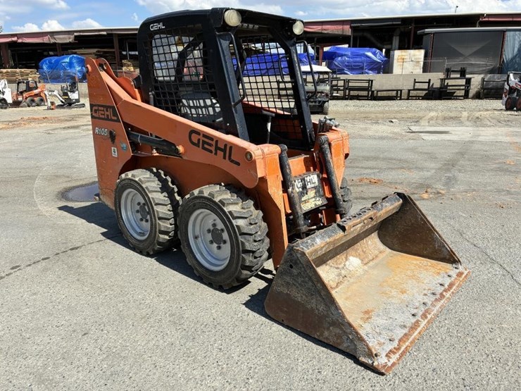 2019-gehl-r105-image-2