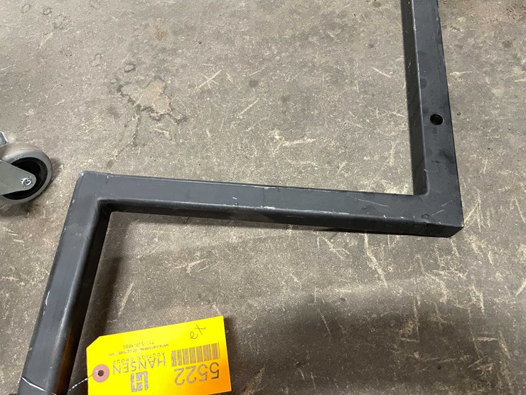 #5522-•-1-1/4"-receiver-hitch-carriers-(cw)-image-9