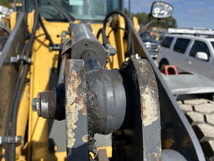 2016-deere-344k-image-19