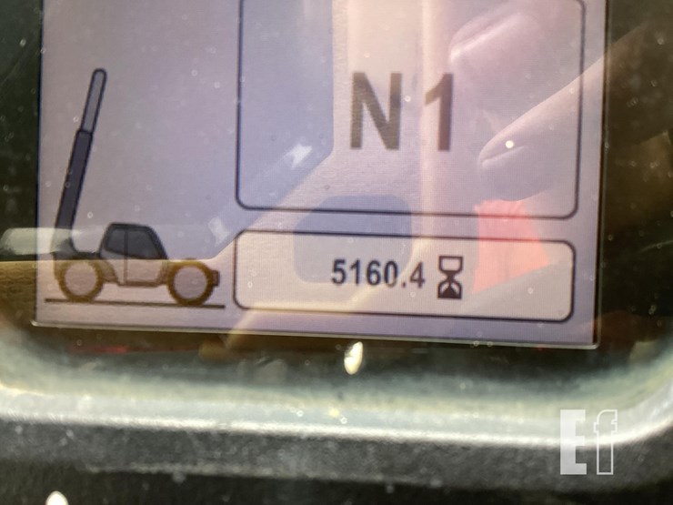 2015-caterpillar-tl1055d-image-15