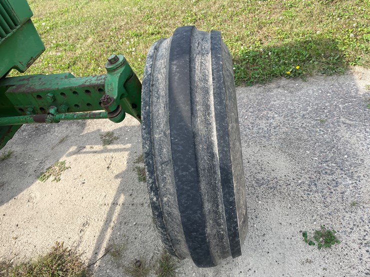 john-deere-2840-image-23