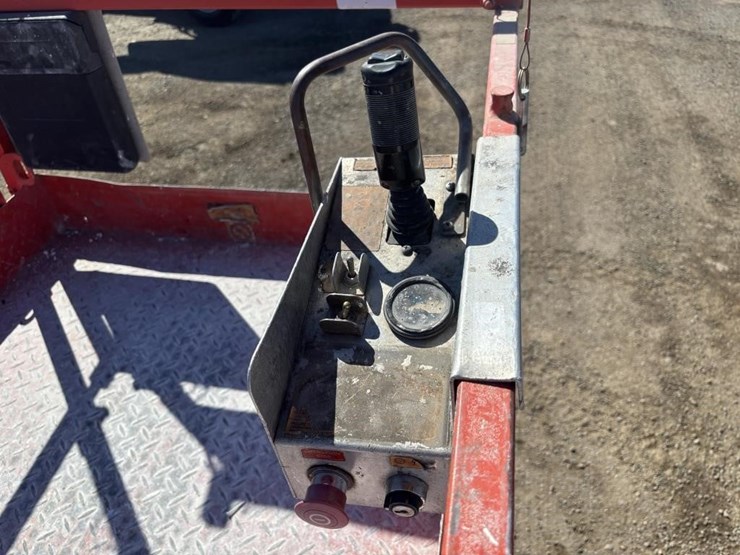 skyjack-sj4632-scissor-lift-image-8